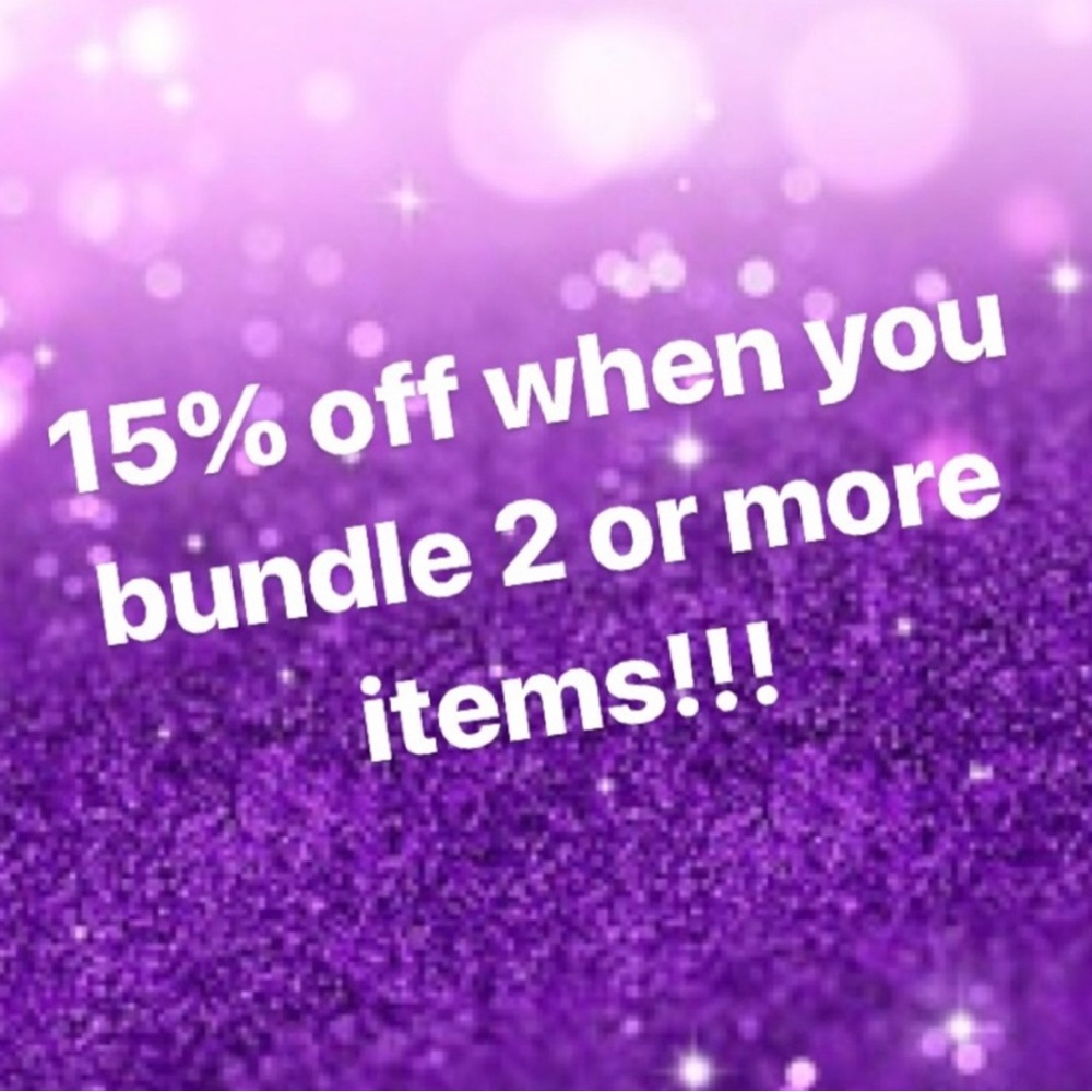 Receive a 15% DISCOUNT when you BUNDLE 2+ items!Thanks for shopping my closet 😎